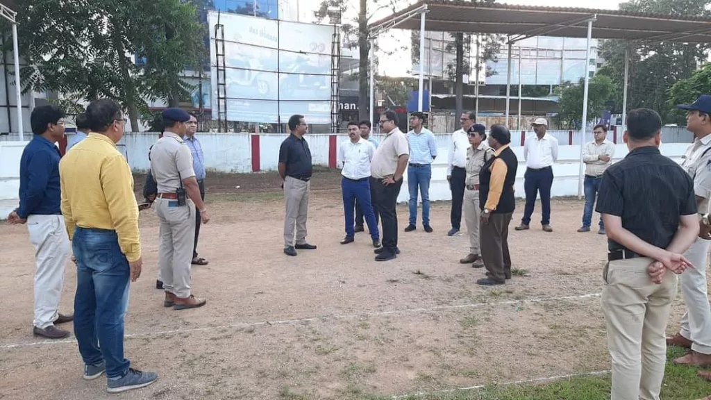 नवागत कलेक्टर श्री पुष्प और पुलिस अधीक्षक श्री वर्मा द्वारा पुलिस परेड ग्राउंड छिंदवाड़ा में स्वतंत्रता दिवस समारोह की तैयारियों का लिया गया जायजा 2 नवागत कलेक्टर श्री पुष्प और पुलिस अधीक्षक श्री वर्मा द्वारा पुलिस परेड ग्राउंड छिंदवाड़ा में स्वतंत्रता दिवस समारोह की तैयारियों का लिया गया जायजा | New India Times