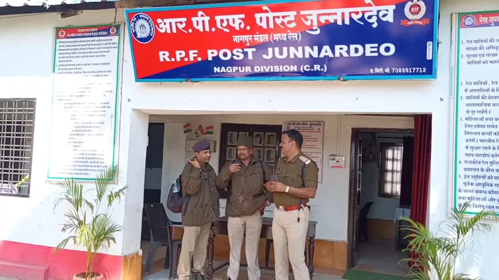 यूट्यूब से देखकर नाबालिग बालक ने रेलगाड़ी के डिब्बे में कर दिया कांड, आरपीएफ ने की कार्रवाई | New India Times