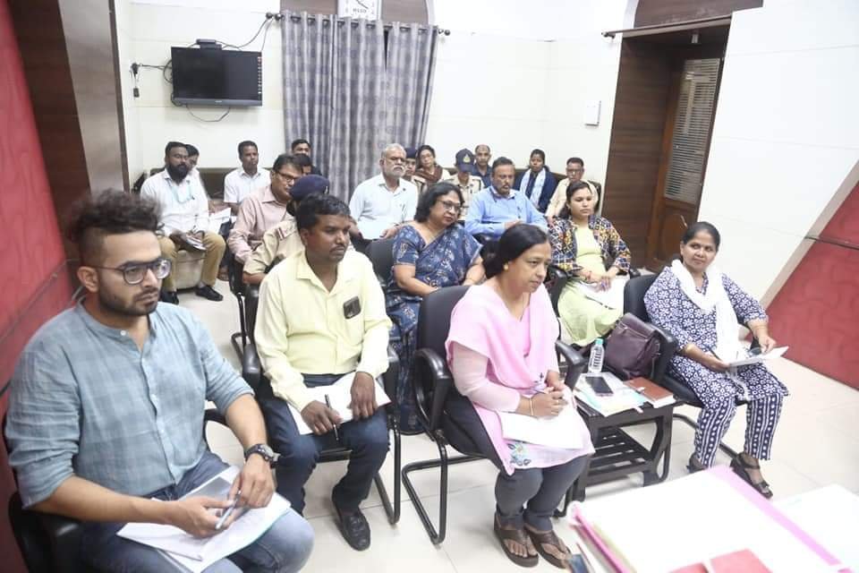 भोपाल ज़िले में बालश्रम रोकने के लिए अगले सप्ताह चलाएं सघन अभियान: कलेक्टर श्री आशीष सिंह | New India Times