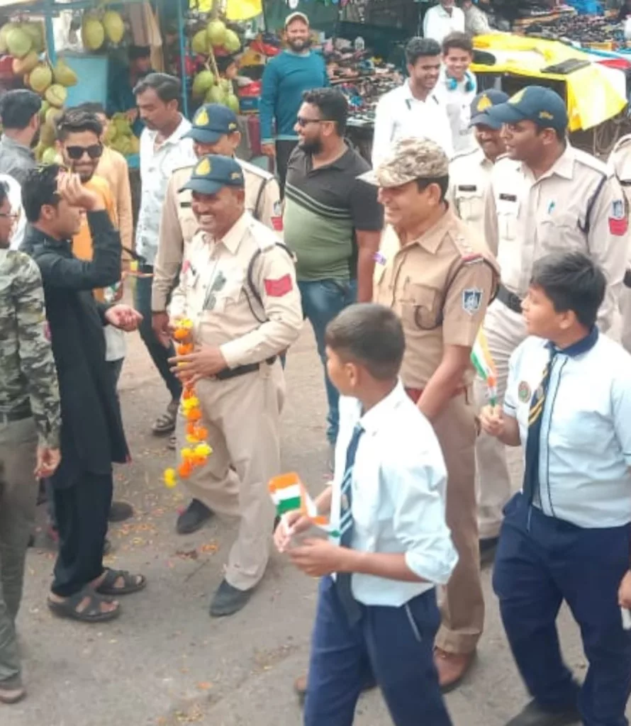 तिरंगा रैली में जनप्रतिनिधि गण, कलेक्टर सहित प्रशासनिक अधिकारियों ने की शिरकत | New India Times