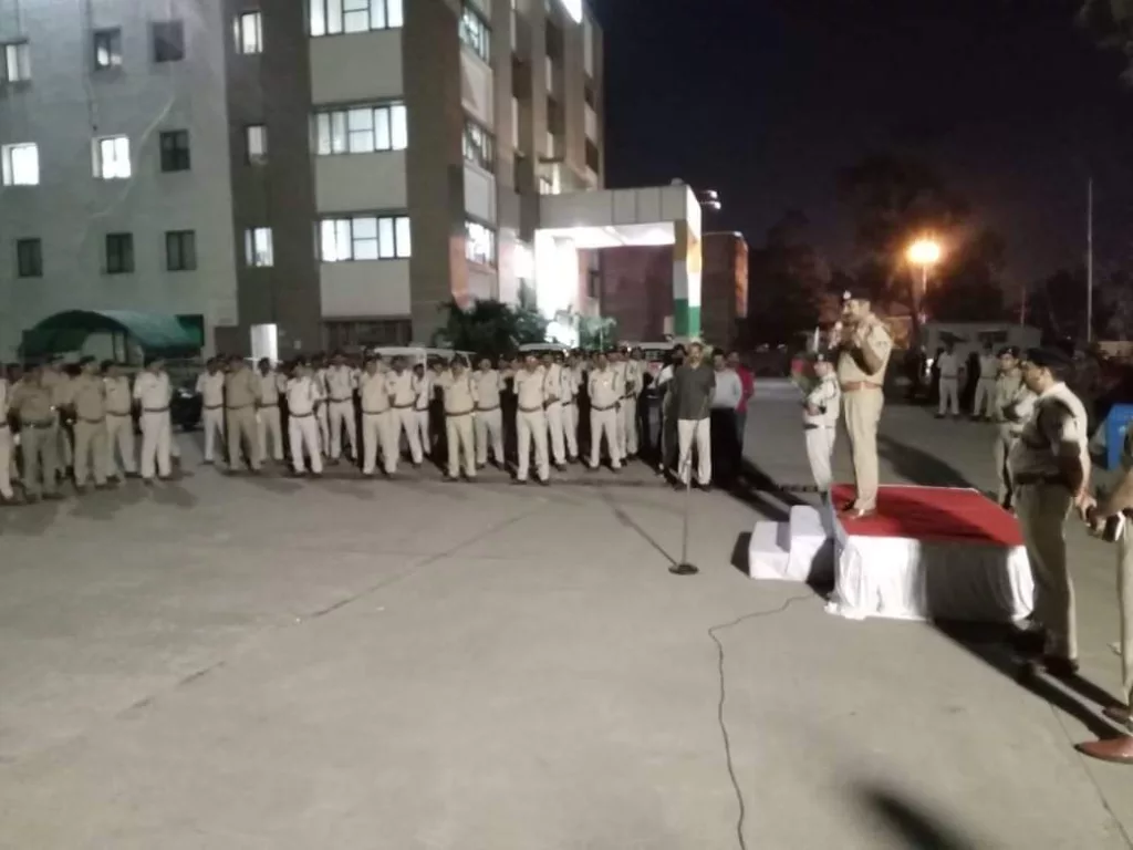 राष्ट्रीय पर्व स्वतंत्रता दिवस एवं आगामी विधानसभा चुनाव के मद्देनजर भोपाल पुलिस द्वारा अपराधों पर नियंत्रण एवं फरार इनामी आरोपी/वारंटी की धरपकड़ हेतु की गई कॉम्बिंग गश्त | New India Times