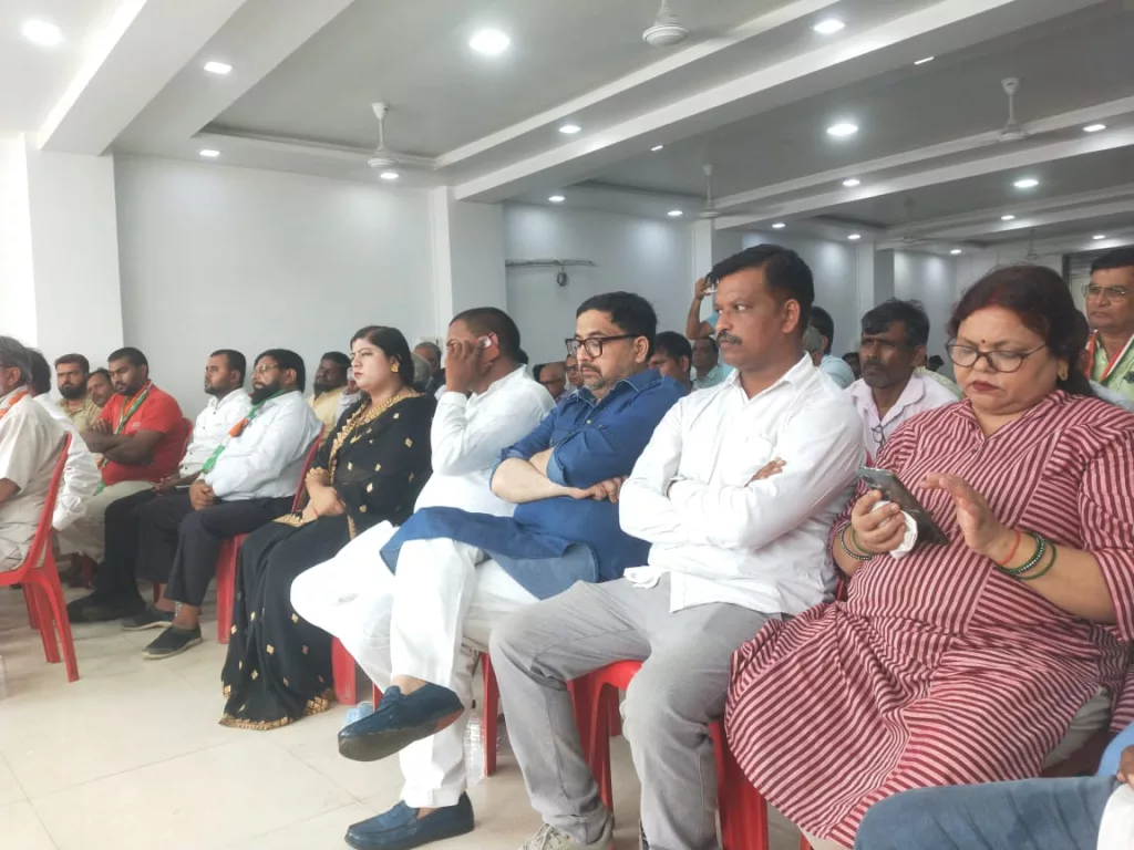 भाजपा सरकार को उखाड़ फेंकने के लिए कांग्रेसियों ने 'जागो जनता अभियान' सम्मेलन का किया आयोजन 3 भाजपा सरकार को उखाड़ फेंकने के लिए कांग्रेसियों ने 'जागो जनता अभियान' सम्मेलन का किया आयोजन | New India Times