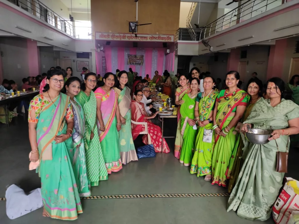 बुरहानपुर ज़िला माहेश्वरी महिला मंडल ने पुरुषोत्तम मास में 45 ब्राह्मण जोड़े को कराया भोजन 2 बुरहानपुर ज़िला माहेश्वरी महिला मंडल ने पुरुषोत्तम मास में 45 ब्राह्मण जोड़े को कराया भोजन | New India Times