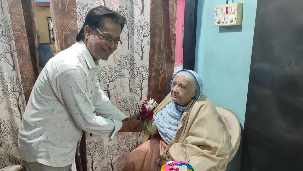 युवा अधिवक्ताओं ने बुरहानपुर की प्रथम महिला एवं सीनियर अधिवक्ता का मनाया जन्मदिन | New India Times