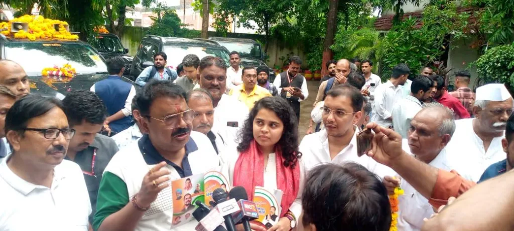 बुरहानपुर विधायक ठाकुर सुरेंद्र सिंह उर्फ़ शेरा भैया ने जारी किया अपने कार्यकाल का रिपोर्ट कार्ड | New India Times