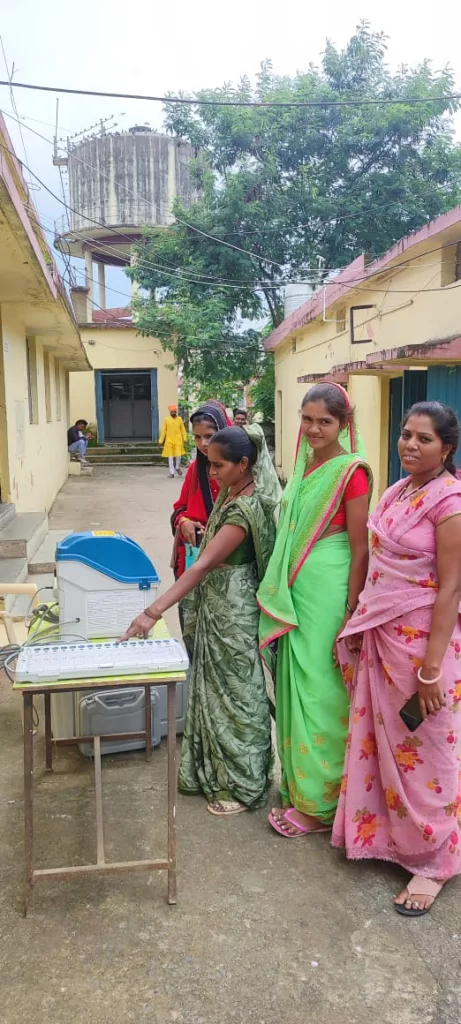 मेघनगर विकास खंड के रम्भापुर में चलाया गया EVM जागरूकता प्रदर्शन अभियान 2 मेघनगर विकास खंड के रम्भापुर में चलाया गया EVM जागरूकता प्रदर्शन अभियान | New India Times