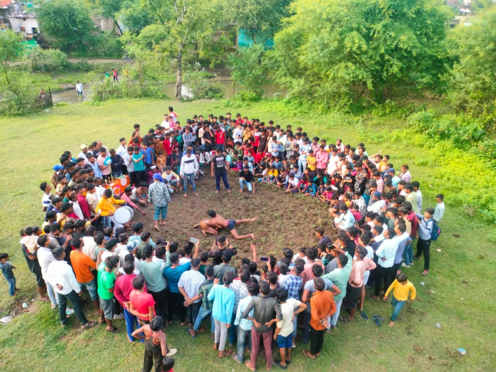 नाग पंचमी पर कुश्ती प्रतियोगिता का हुआ आयोजन, पहलवानों ने दिखाया अपना दम 3 नाग पंचमी पर कुश्ती प्रतियोगिता का हुआ आयोजन, पहलवानों ने दिखाया अपना दम | New India Times