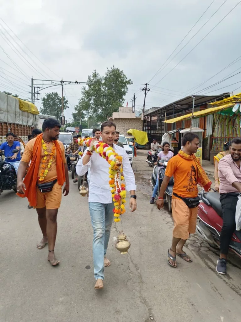 बुरहानपुर ज़िला कांग्रेस के कार्य वाहक ज़िला अध्यक्ष ने ओम्कारेश्वर से आई कावड़ यात्रा का किया स्वागत | New India Times