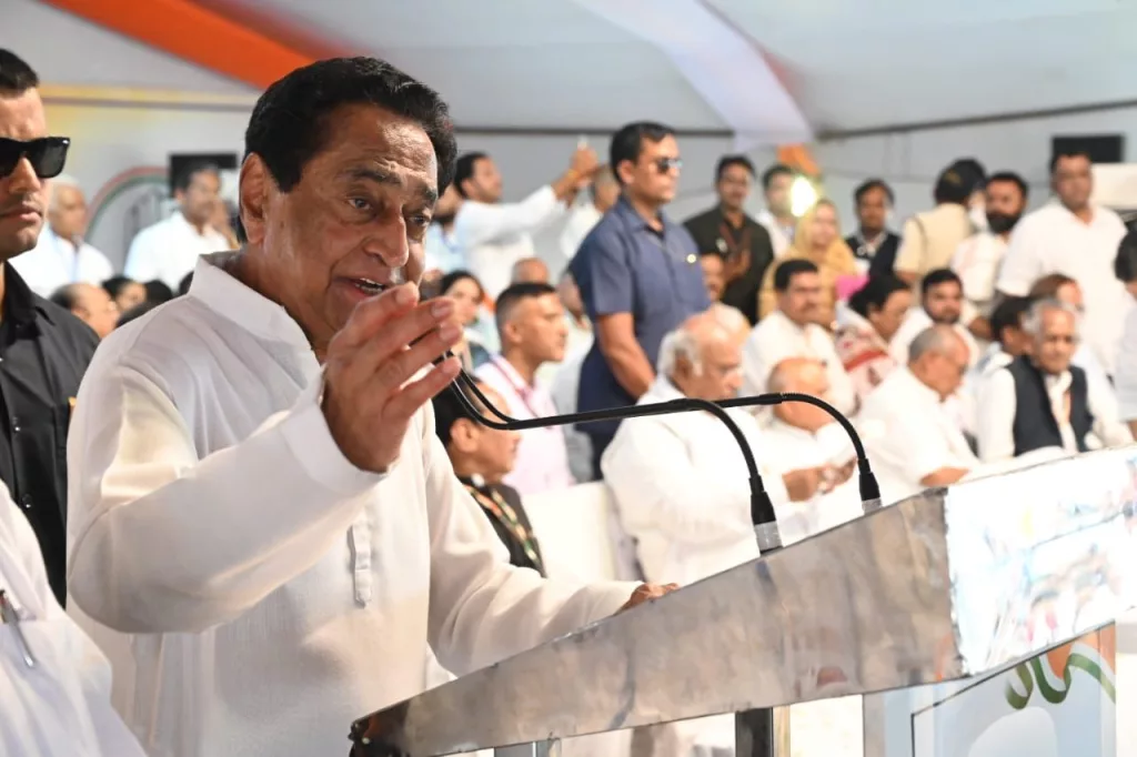 कर्नाटक की जनता ने 40 पर्सेंट कमीशन की सरकार गिराई, मध्य प्रदेश की जनता 50 पर्सेंट कमीशन की सरकार को हटाएगी: मल्लिकार्जुन खड़गे। शिवराज सरकार प्रचार, अत्याचार और भ्रष्टाचार की सरकार है: कमलनाथ | New India Times