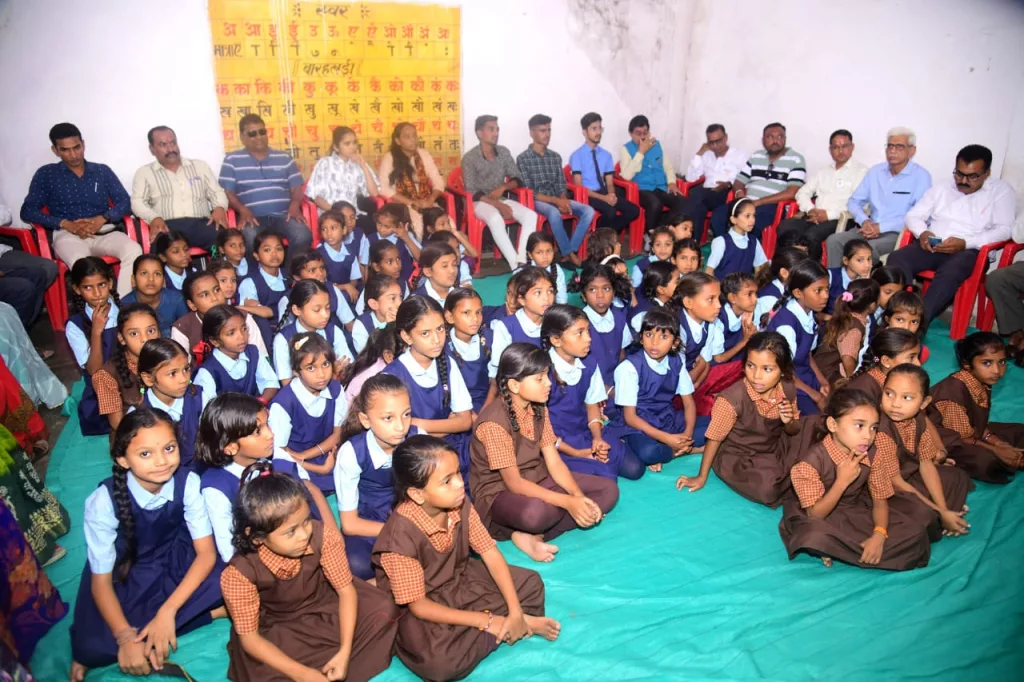 मेघनगर रोटरी क्लब अपना के डिजीटल स्मार्ट क्लास का हुआ शुभारंभ | New India Times