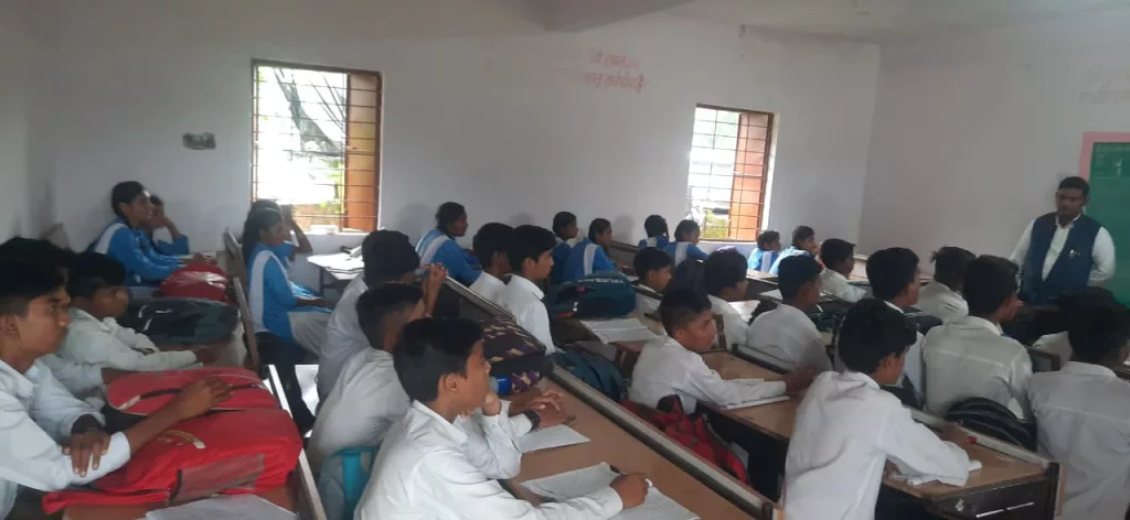 गुरुओं का सम्मान व अनुशासन जीवन को सफल बनाता है: दत्तु मेढे जी | New India Times