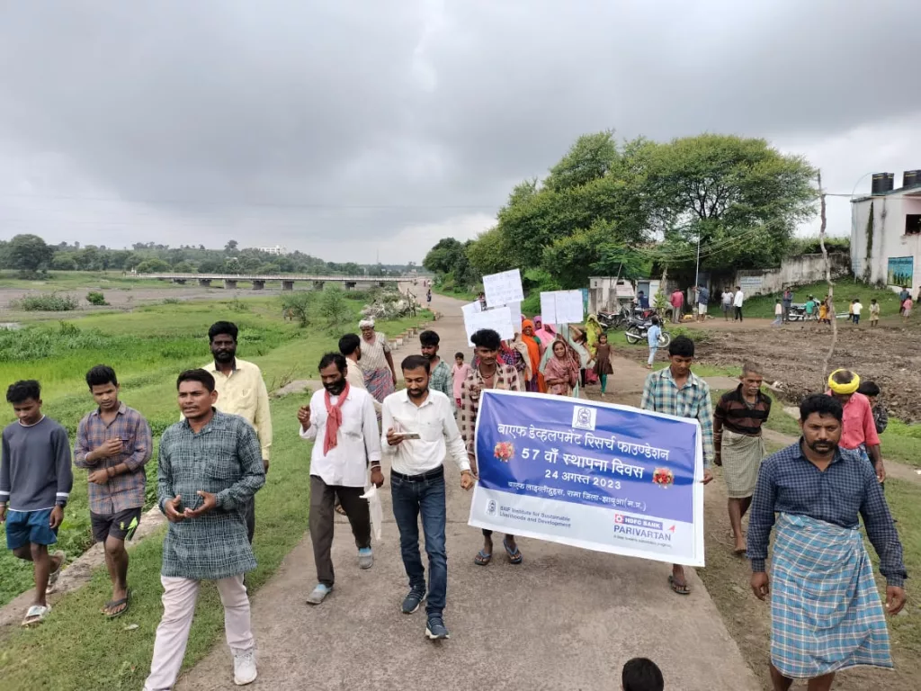 झाबुआ माछलिया के कड़कनाथ मुर्गा-मुर्गी ने पूणे में जीता द्वितीय पुरुस्कार | New India Times