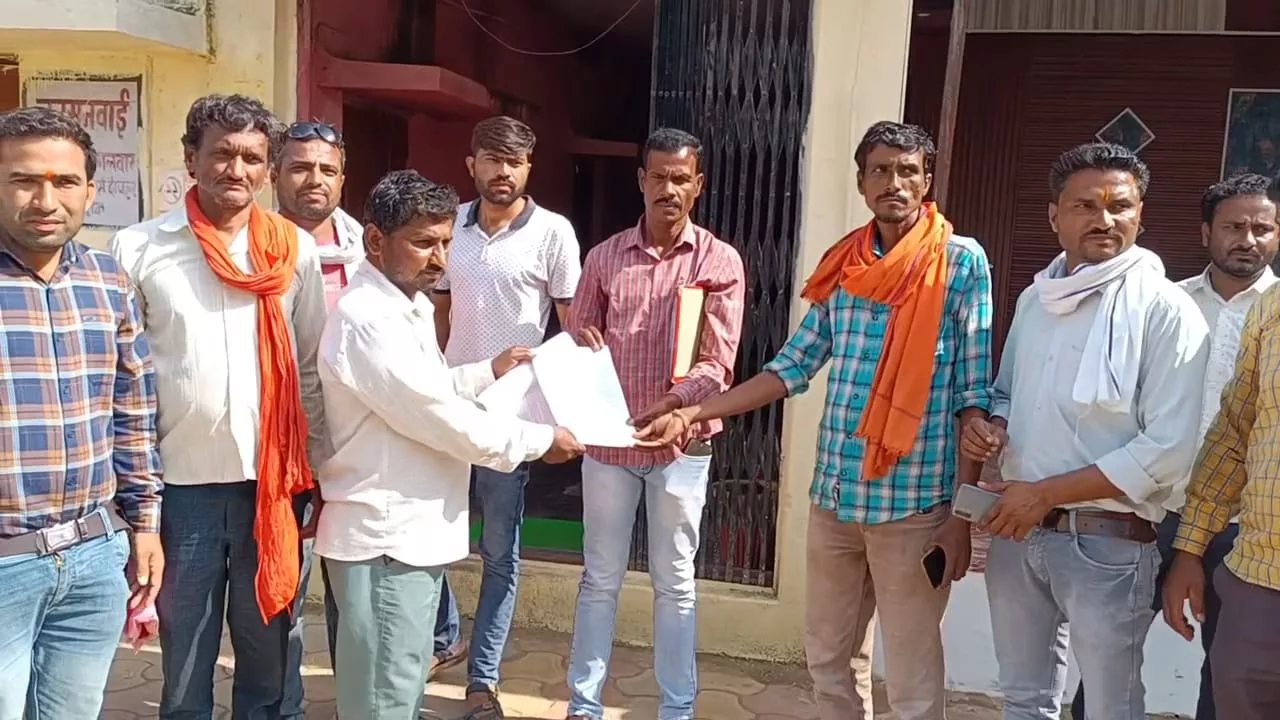 ग्राम पंचायत में विभिन्न निर्माण कार्य में भारी भ्रष्टाचार का आरोप, जनपद पंचायत में शिकायत कर जांच कार्यवाही की मांग | New India Times