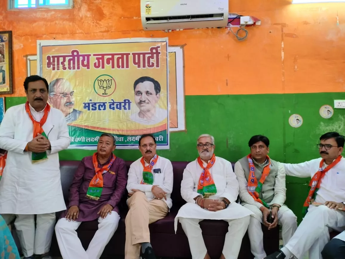 देवरी विधानसभा क्षेत्र में पिछले एक सप्ताह से सघन भ्रमण कर रहे हैं यूपी के विधायक योगेश शुक्ला | New India Times