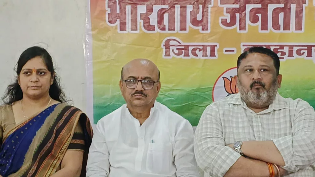 प्रवासी विधायकों द्वारा 7 दिनों तक दो विधानसभाओं का दौरा करने के बाद की प्रेस वार्ता, जनता के मन में निर्दलीय विधायक को चुनने की चुभन | New India Times