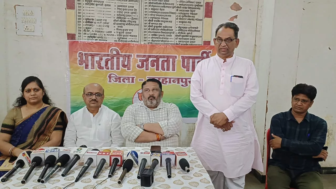 प्रवासी विधायकों द्वारा 7 दिनों तक दो विधानसभाओं का दौरा करने के बाद की प्रेस वार्ता, जनता के मन में निर्दलीय विधायक को चुनने की चुभन | New India Times