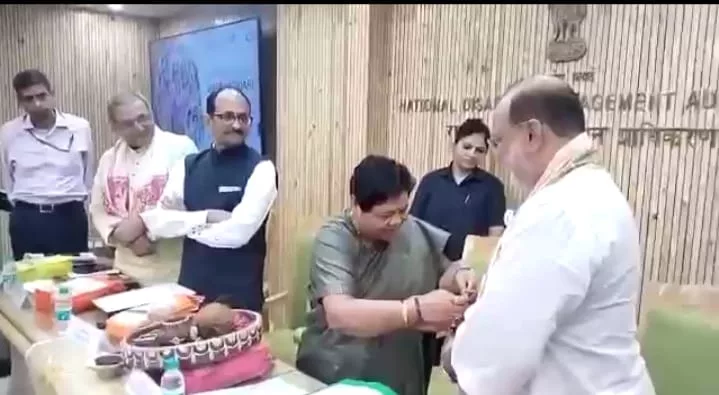 आपदा प्राधिकरण और गैस समग्र संस्थान के संयुक्त तत्वाधान में रक्षाबंधन उत्सव आयोजन में द्वारकाधीश मंदिर के पीठाधीश्वर श्री श्री 108 डॉक्टर वागीश कुमार जी महाराज कांकरोली नरेश जी विशिष्ट अतिथि के रूप में रहे उपस्थित | New India Times