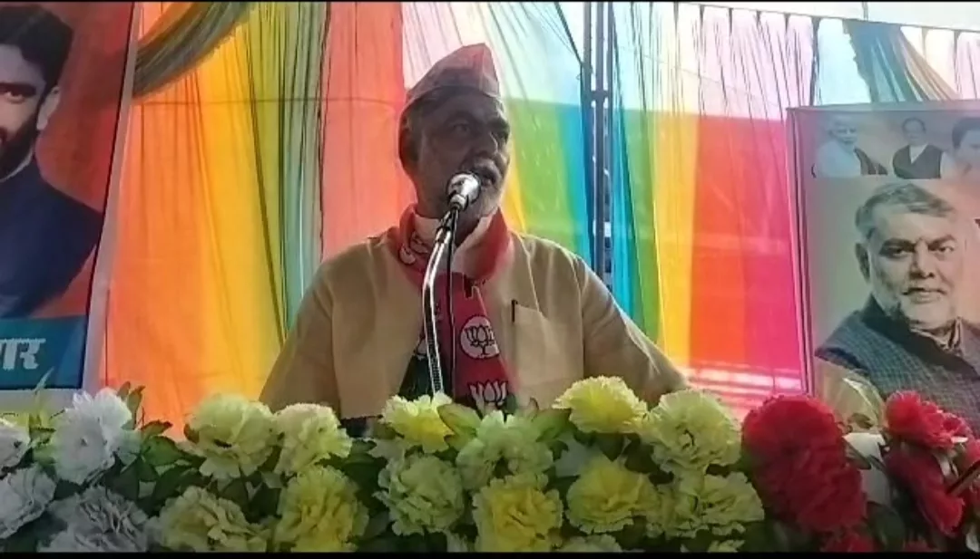 सागर जिले में आयोजित कार्यकर्ता सम्मेलन में केंद्रीय मंत्री प्रह्लाद पटेल दावेदारों को नसीहत देते आए नज़र | New India Times