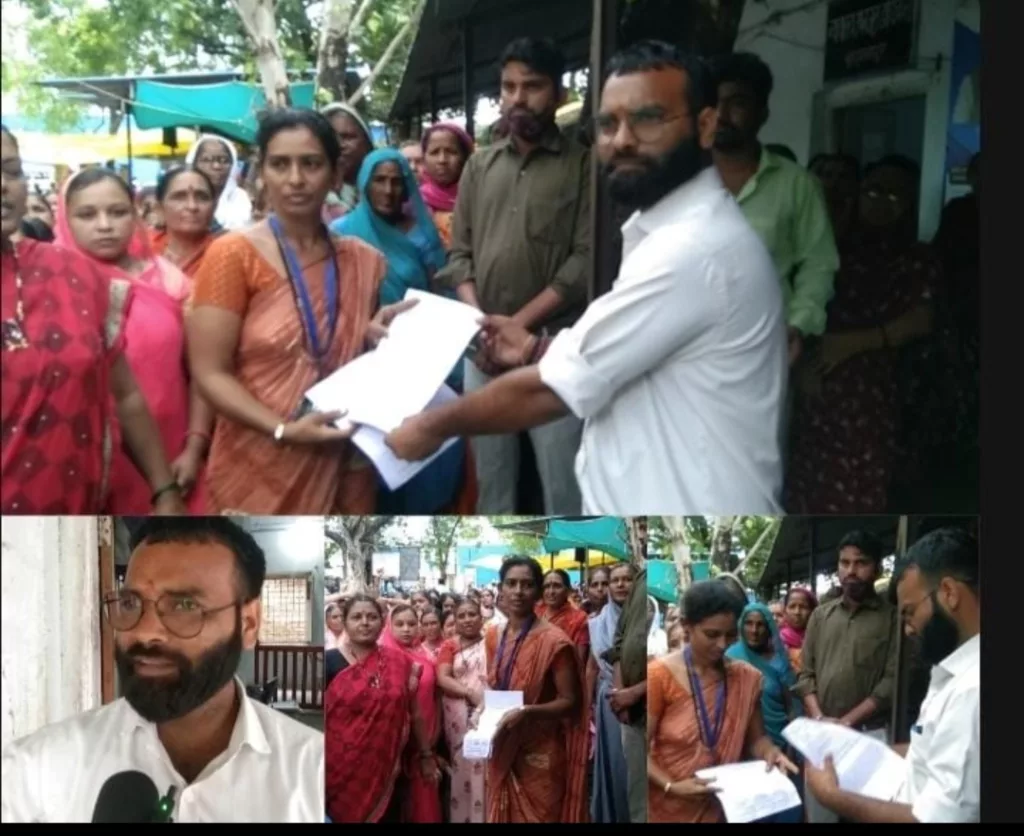 महिला स्व. सहायता समूह महासंघ द्वारा 12 सूत्रीय मांगों को लेकर मुख्यमंत्री के नाम तहसीलदार बुरहानपुर को सौंपा गया ज्ञापन | New India Times