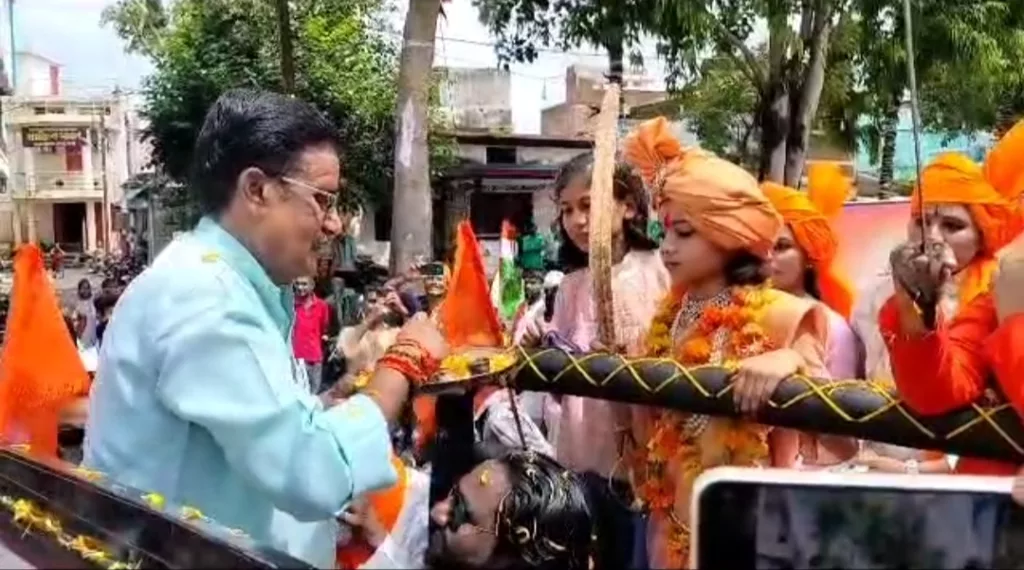 मैं मुख्यमंत्री के दौड़ में नहीं हूं क्योंकि अब मैं दौड़ नहीं सकती: पूर्व मुख्यमंत्री उमा भारती 3 मैं मुख्यमंत्री के दौड़ में नहीं हूं क्योंकि अब मैं दौड़ नहीं सकती: पूर्व मुख्यमंत्री उमा भारती | New India Times