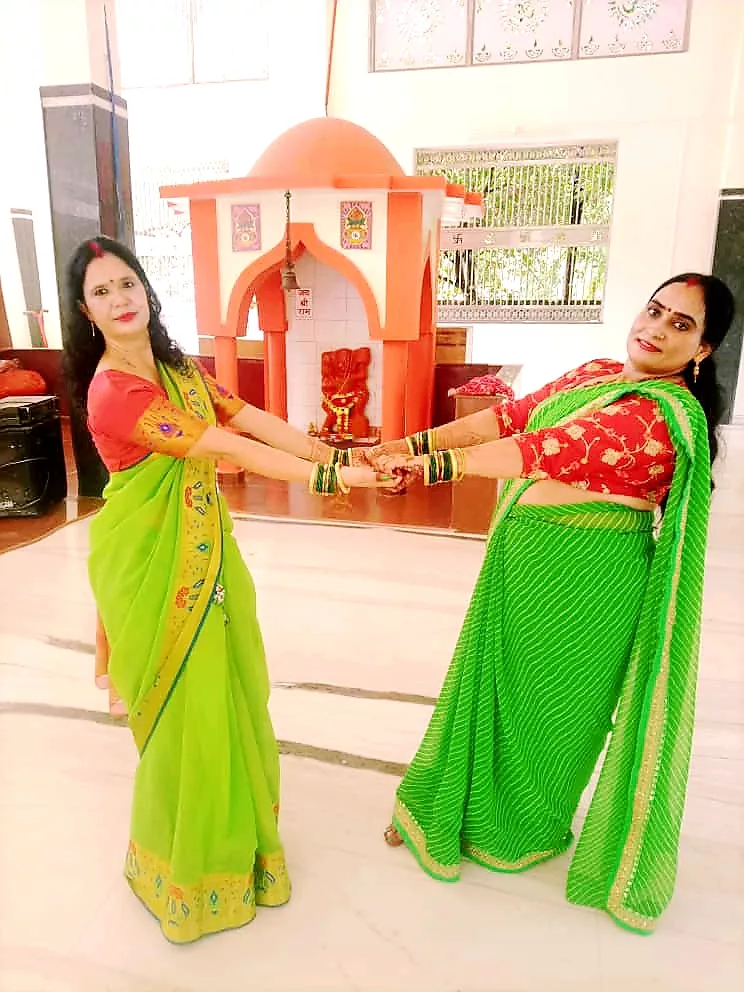 महिलाओं ने तीज पर की शिव- पार्वती की पूजा, नाचकूद कर उठाया आनंद 3 महिलाओं ने तीज पर की शिव- पार्वती की पूजा, नाचकूद कर उठाया आनंद | New India Times