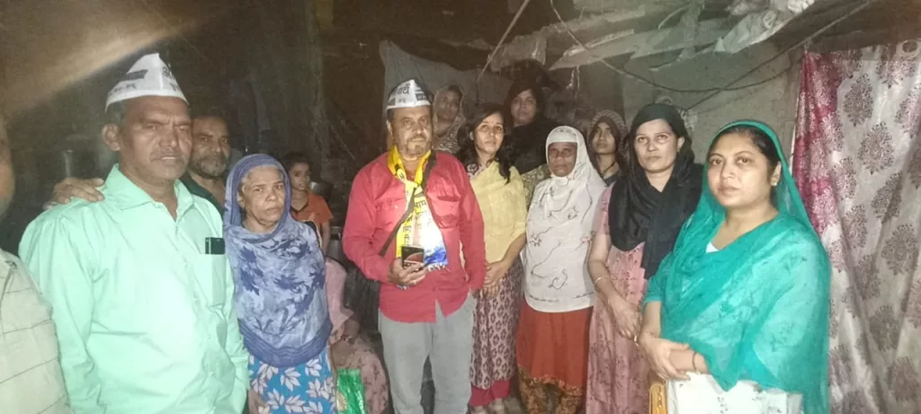 आम आदमी पार्टी के प्रयासों से पीड़ितों को मिली आर्थिक मदद 2 आम आदमी पार्टी के प्रयासों से पीड़ितों को मिली आर्थिक मदद | New India Times