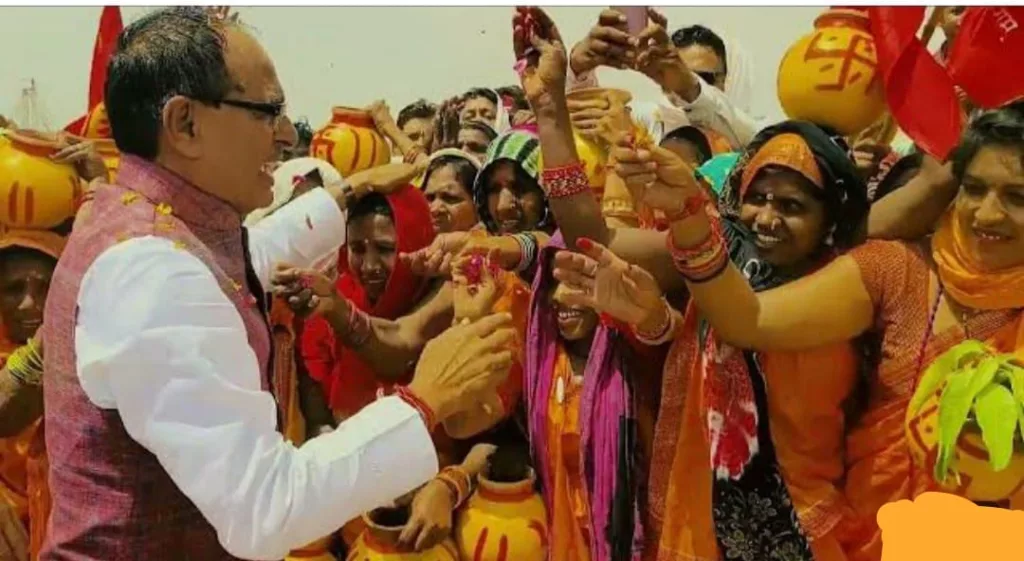 लाड़ली बहना योजना से मिलने वाली राशि, बहनों के चेहरे पर ला रही है मुस्कान 2 लाड़ली बहना योजना से मिलने वाली राशि, बहनों के चेहरे पर ला रही है मुस्कान | New India Times