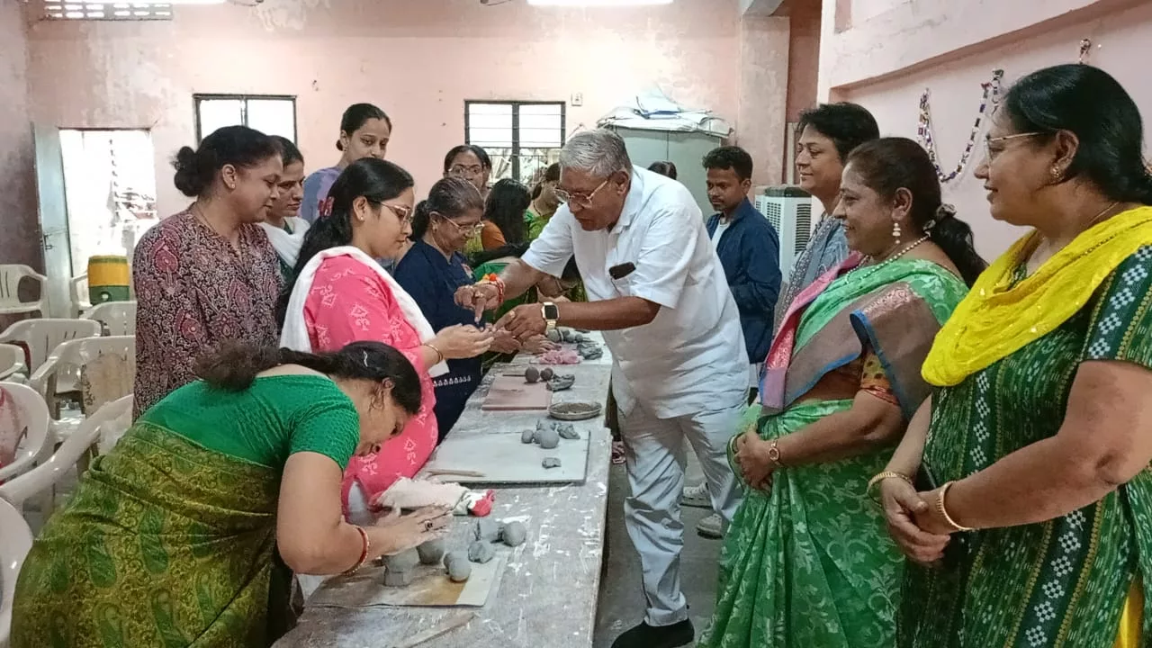 श्री बृहद गुजराती समाज बुरहानपुर के अध्यक्ष मनोज तारवाला का संदेश: हर घर में हो मिट्टी के गणेश | New India Times