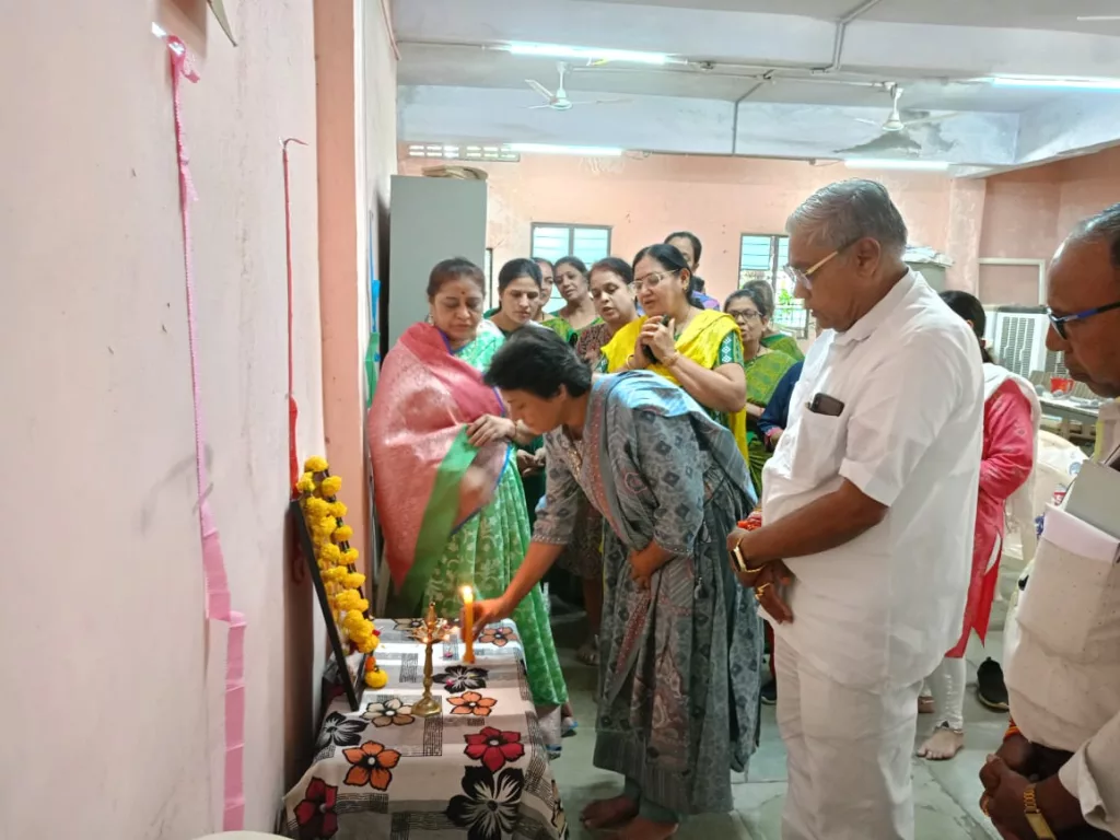 श्री बृहद गुजराती समाज बुरहानपुर के अध्यक्ष मनोज तारवाला का संदेश: हर घर में हो मिट्टी के गणेश 2 श्री बृहद गुजराती समाज बुरहानपुर के अध्यक्ष मनोज तारवाला का संदेश: हर घर में हो मिट्टी के गणेश | New India Times