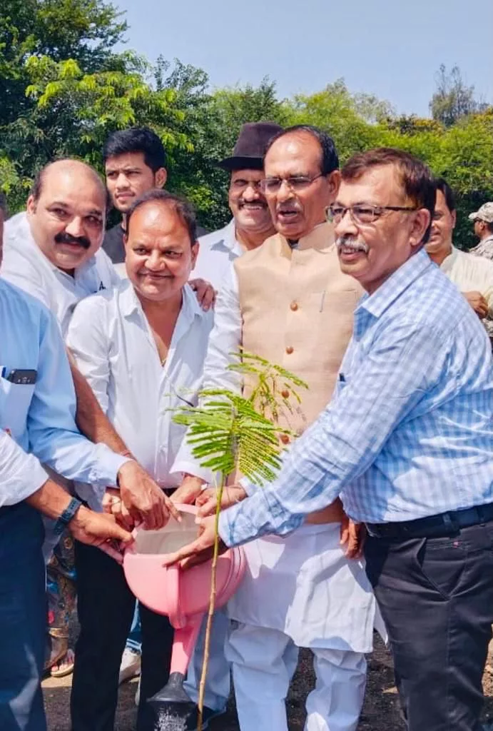 मुख्यमंत्री से हुई सौजन्य भेंट, शहर हित में रखी कई माँगें | New India Times