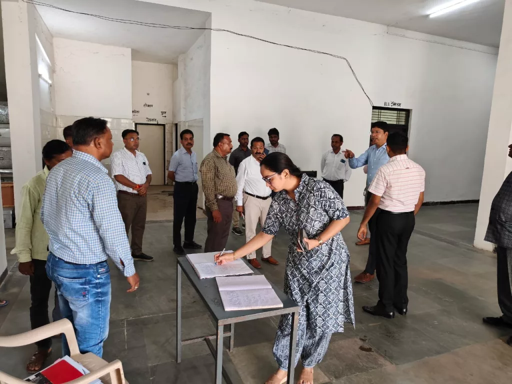 ईवीएम एवं वीवीपैट वेयर हाउस का किया गया निरीक्षण | New India Times