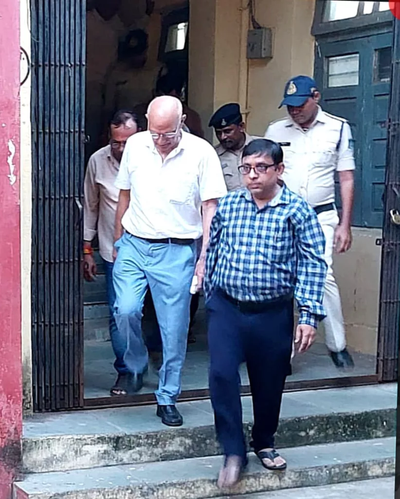 झाबुआ के पूर्व कलेक्टर जगदीश शर्मा सहित 07 अधिकारियों को भ्रष्टाचार के मामले में झाबुआ कोर्ट ने सुनाई 4 साल की सज़ा | New India Times