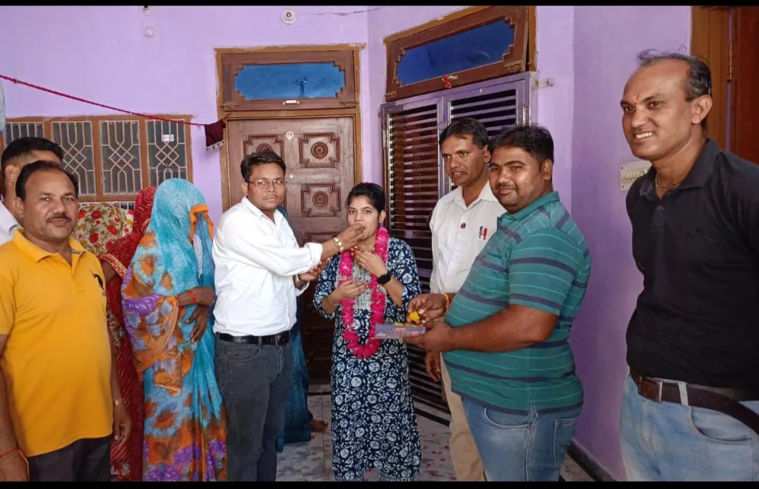 बिना कोचिंग के सहारे अपनी मेहनत से पाया मुकाम, मां की लाड़ली गीता अब बच्चों को पढ़ाएंगी शिक्षा का पाठ | New India Times