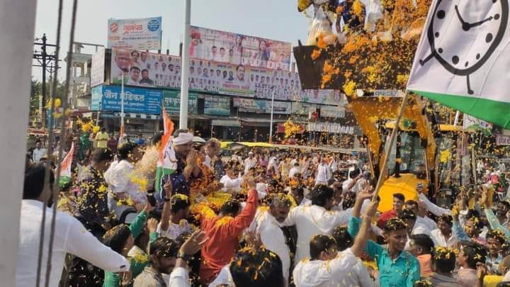 30 बरस में जामनेर की MIDC विकसित की होती तो रोज़गार का सवाल खड़ा न होता, सत्ता में आने के बाद नेता मतदाता को भूल जाते हैं: रोहित पवार | New India Times