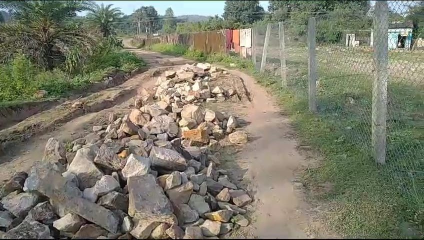 रोड़ दे रहा है मौत को दावत, आवागमन में हो रही है भारी परेशानी, अवगत कराने के बाद भी ज़िम्मेदार बने हुए हैं बेख़बर, आला अधिकारियों से निराकरण की मांग 2 रोड़ दे रहा है मौत को दावत, आवागमन में हो रही है भारी परेशानी, अवगत कराने के बाद भी ज़िम्मेदार बने हुए हैं बेख़बर, आला अधिकारियों से निराकरण की मांग | New India Times