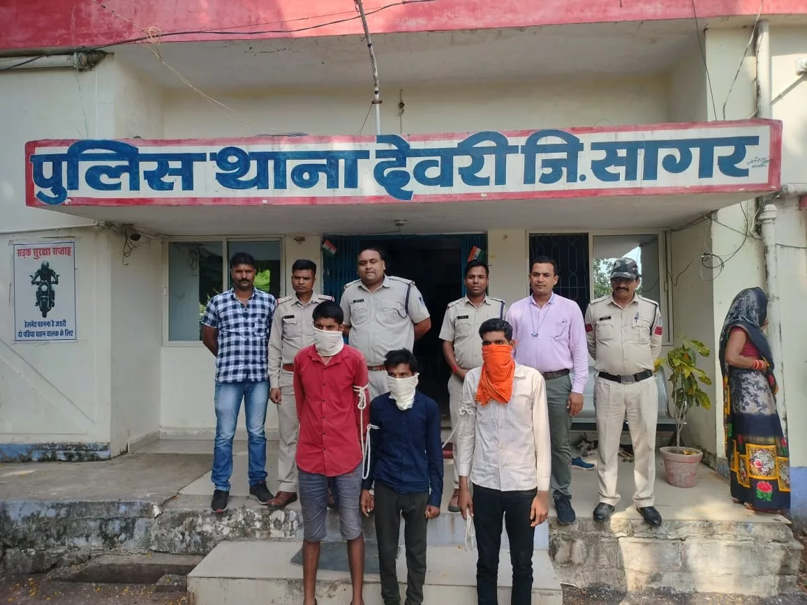 मछली के बंटवारे को लेकर तीन दोस्तों ने पानी में डुबोकर कर दी थी हत्या, पुलिस ने किया खुलासा | New India Times