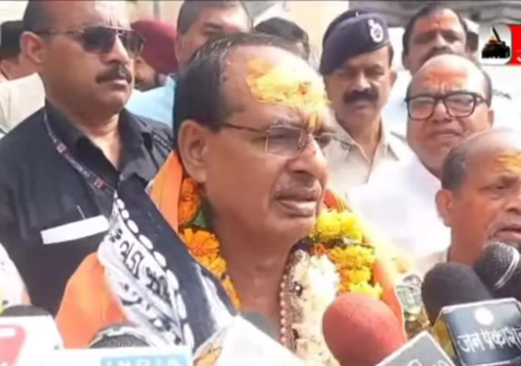 मुख्यमंत्री शिवराज सिंह चौहान ने उज्जैन महाकाल पहुंचे कर की अच्छी बारिश की प्रार्थना | New India Times