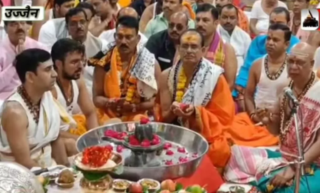 मुख्यमंत्री शिवराज सिंह चौहान ने उज्जैन महाकाल पहुंचे कर की अच्छी बारिश की प्रार्थना | New India Times