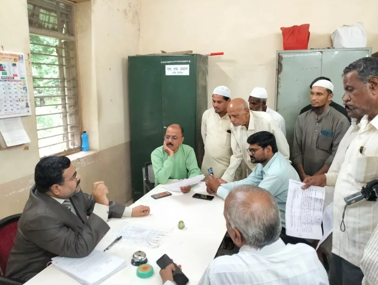 जामनेर कोर्ट में लोक अदालत का हुआ आयोजन, प्रोजेक्टर से चलचित्र दर्शन और गीतों के सहारे सुनिश्चित की गई जनभागीदारी, लोक अदालत में हुई बंपर वसूली, 1766 मामलों का किया गया निपटारा | New India Times