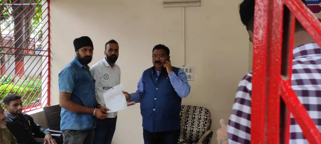 पटवारियों की बात भोपाल में प्रदेश कांग्रेस अध्यक्ष कमलनाथ तक पहुंचाएंगे बुरहानपुर विधायक शेरा भैया 2 पटवारियों की बात भोपाल में प्रदेश कांग्रेस अध्यक्ष कमलनाथ तक पहुंचाएंगे बुरहानपुर विधायक शेरा भैया | New India Times