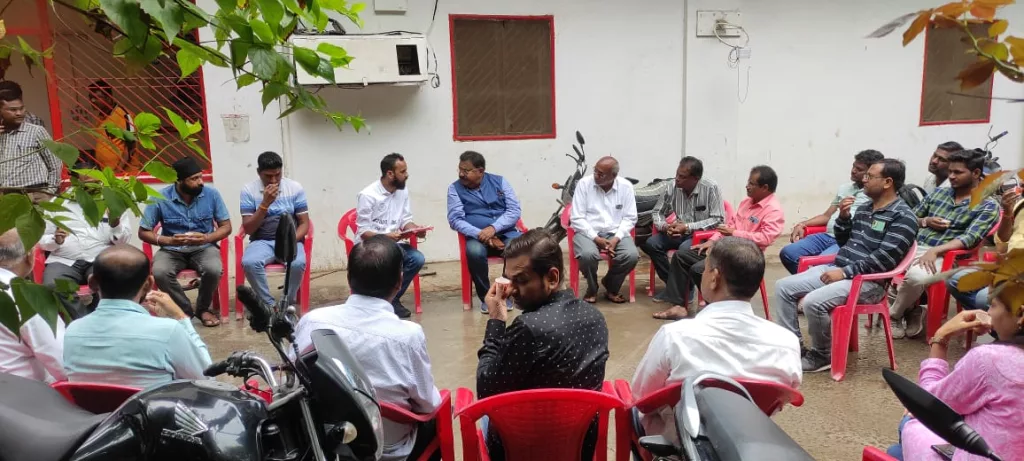 पटवारियों की बात भोपाल में प्रदेश कांग्रेस अध्यक्ष कमलनाथ तक पहुंचाएंगे बुरहानपुर विधायक शेरा भैया 3 पटवारियों की बात भोपाल में प्रदेश कांग्रेस अध्यक्ष कमलनाथ तक पहुंचाएंगे बुरहानपुर विधायक शेरा भैया | New India Times