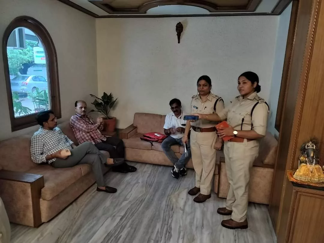 भोपाल में देर रात तक रेस्टोरेंट बार एवं बिना लायसेंस के मदिरा परोसने वाले होटलों पर आबकारी विभाग ने की कार्यवाही | New India Times