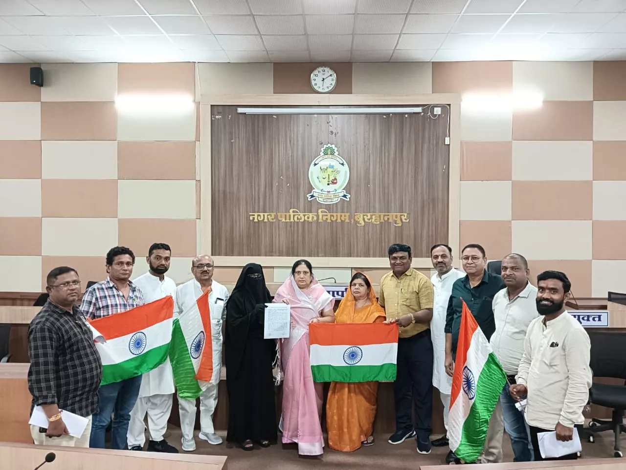 बुरहानपुर में एमआईसी का नवाचार, बैठक में चन्द्रयान-3 की सफलता पर प्रस्ताव पारित,<br>प्रधानमंत्री, इसरो अध्यक्ष वैज्ञानिकों को भेजेंगे बधाई संदेश | New India Times