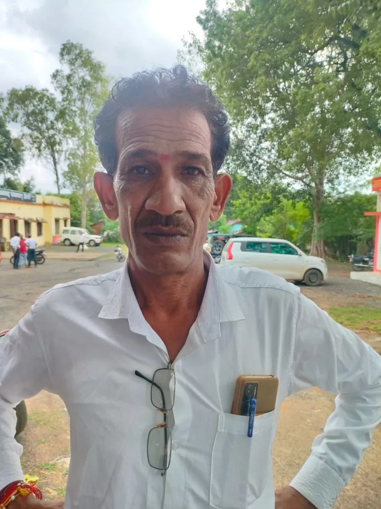 सचिव को सस्पेंड का आदेश मिलने के बाद सरपंच ने जनपद कार्यालय के सामने धरना प्रदर्शन एवं भूख हड़ताल की दी चेतावनी | New India Times