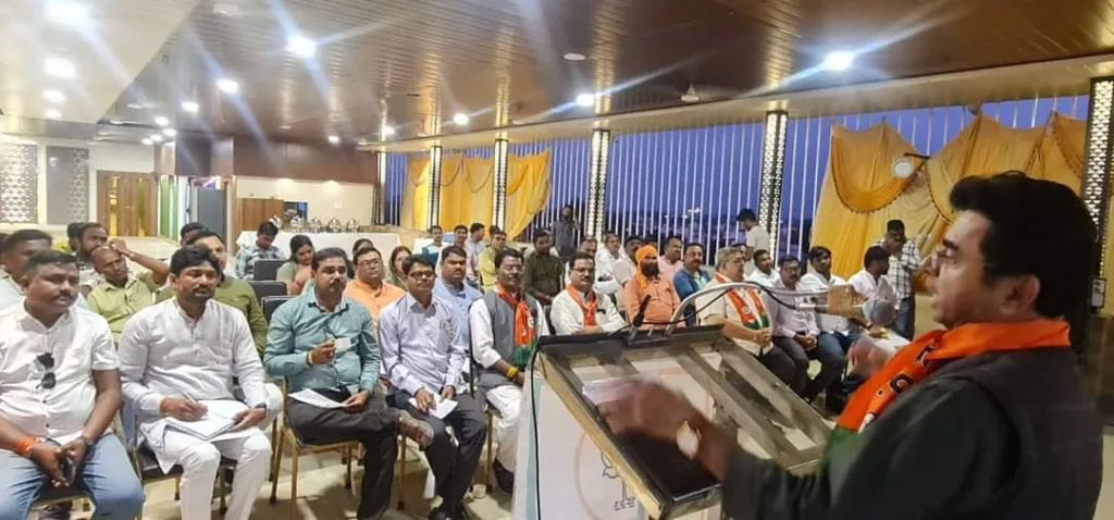 गुजरात के प्रदेश भाजपा संगठन महामंत्री ने कहा: हर बूथ पर 51 प्रतिशत से ज्यादा वोट लाकर जीतेंगे चुनाव, मन में जीत का संकल्प के साथ कार्य करेंगे तो सिद्धि ज़रुर मिलेगी 2 गुजरात के प्रदेश भाजपा संगठन महामंत्री ने कहा: हर बूथ पर 51 प्रतिशत से ज्यादा वोट लाकर जीतेंगे चुनाव, मन में जीत का संकल्प के साथ कार्य करेंगे तो सिद्धि ज़रुर मिलेगी | New India Times