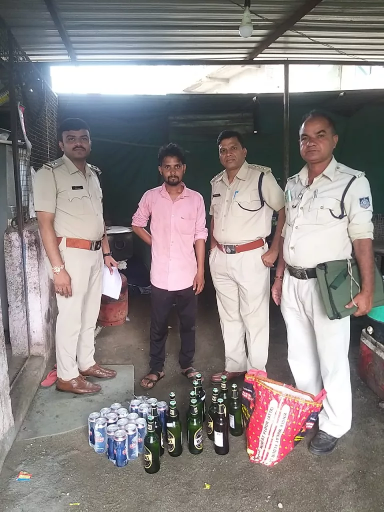 आबकारी विभाग झाबुआ द्वारा लाखों रुपये की अवैध शराब की गई जप्त 2 आबकारी विभाग झाबुआ द्वारा लाखों रुपये की अवैध शराब की गई जप्त | New India Times