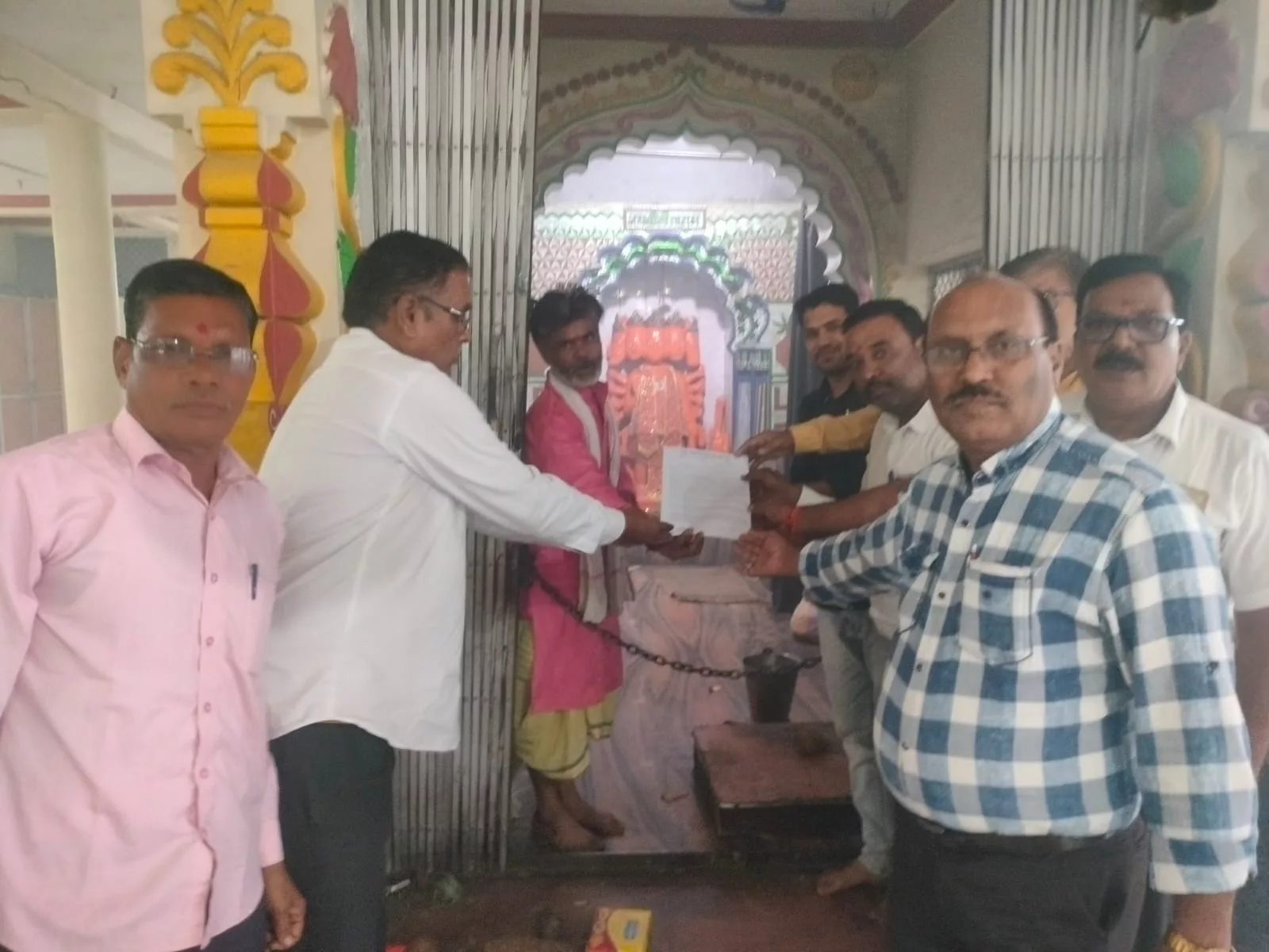 पटवारी संघ ने मध्य प्रदेश के मुख्यमंत्री शिवराज सिंह चौहान के सद्बुद्धि के लिए हवन कर किया ज्ञापन अर्पित | New India Times