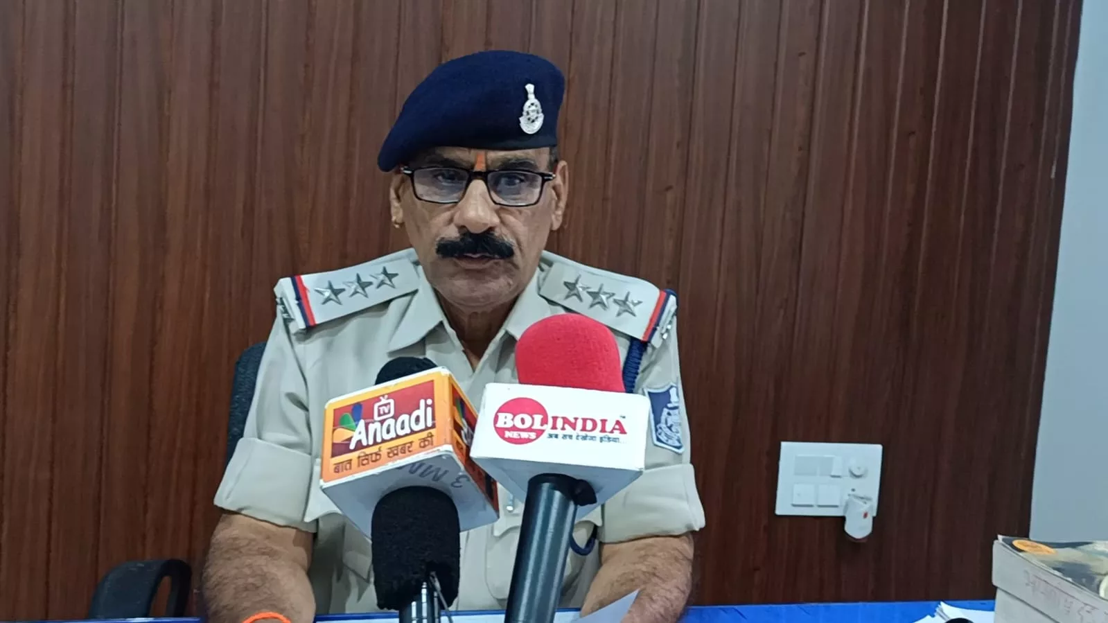 घर में घुसकर चोरी को अंजाम देने वाले चोरों को पुलिस ने किया गिरफ्तार, सुनार भी बना आरोपी, लाखों का माल किया गया बरामद | New India Times