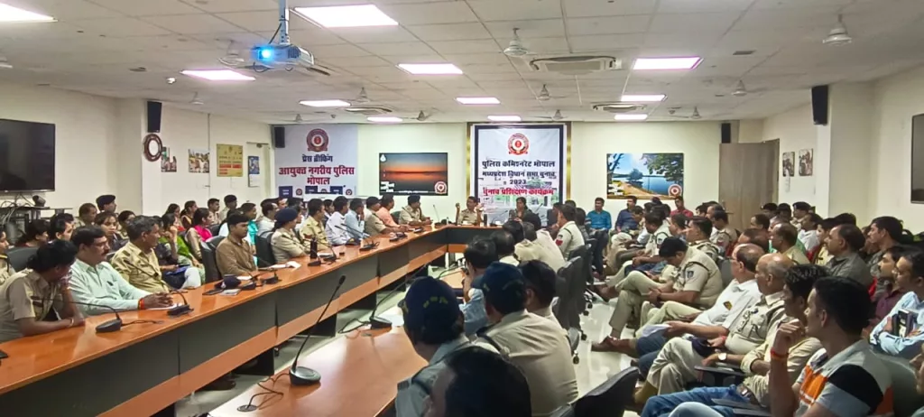 आगामी विधानसभा चुनाव के मद्देनजर पुलिस अधिकारियों/कर्मचारियों का हुआ प्रशिक्षण | New India Times