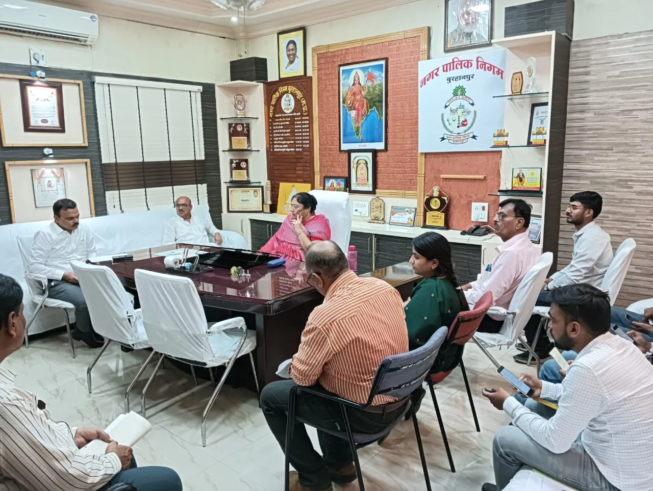 गणेशोत्सव की तैयारियों को लेकर नगर निगम कार्यालय में हुई बैठक | New India Times